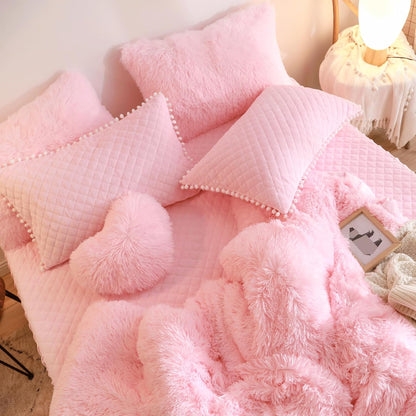 Luxurious Faux Fur Duvet Cover Set – Ultra-Soft, Fluffy Bedding in Pink or Black (Queen Size)